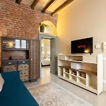 Charm Two-room Bocconi Navigli Darsena Apartment