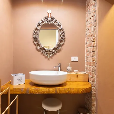 Apartament Charm Two-room Bocconi Navigli Darsena *