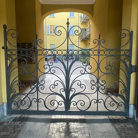 Charm Two-room Bocconi Navigli Darsena Apartament